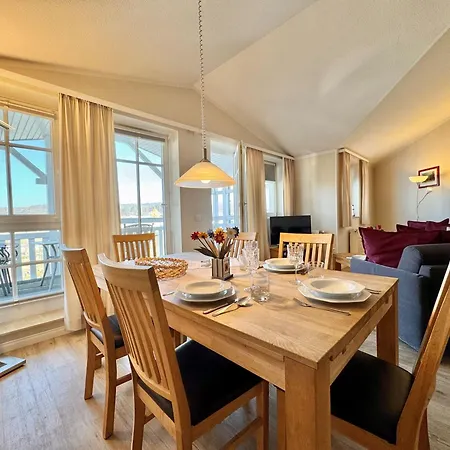 Apartment 396, Seepark *