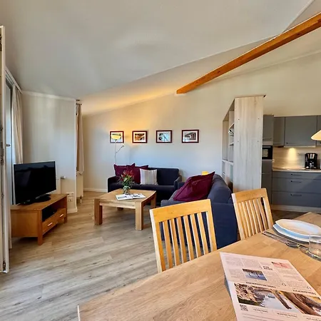 396, Seepark Apartment *